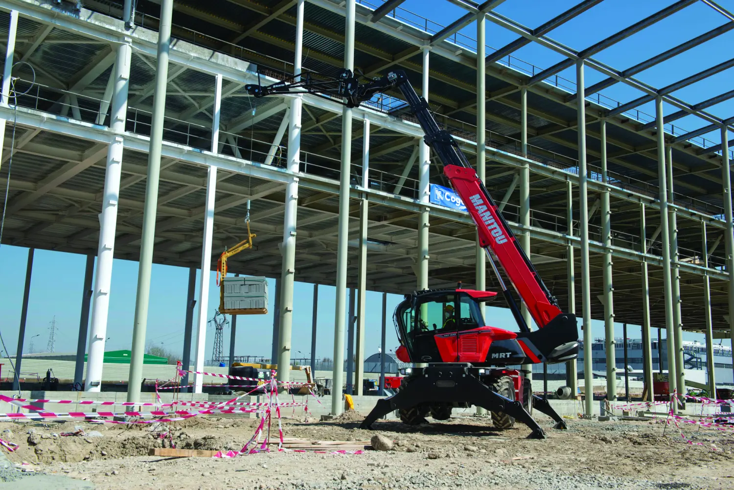 Rotierender Teleskoplader Manitou von Ohl Baumaschinen