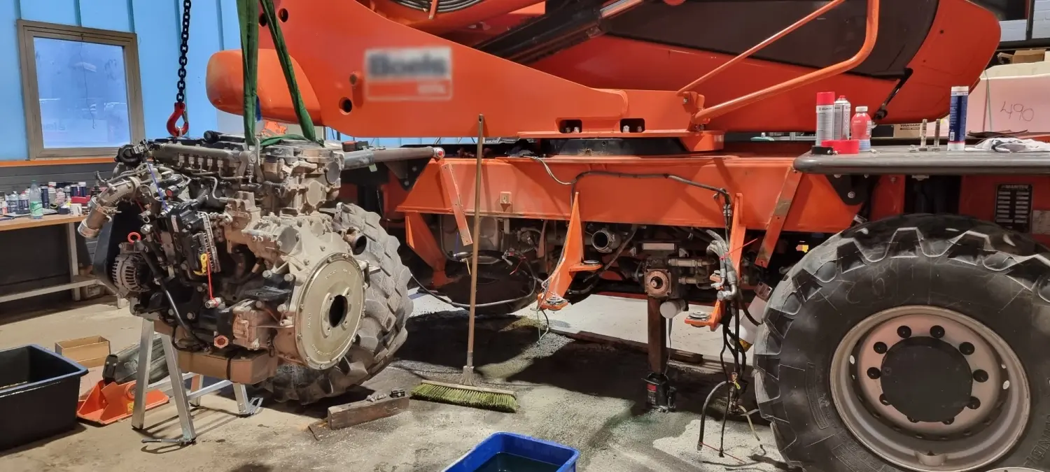 Rotierender Teleskoplader Manitou von Ohl Baumaschinen